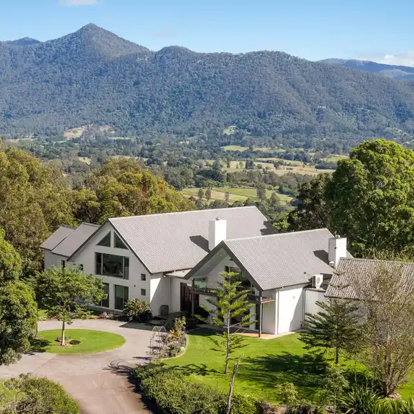 MAGNIFICENT SECLUDED ESTATE