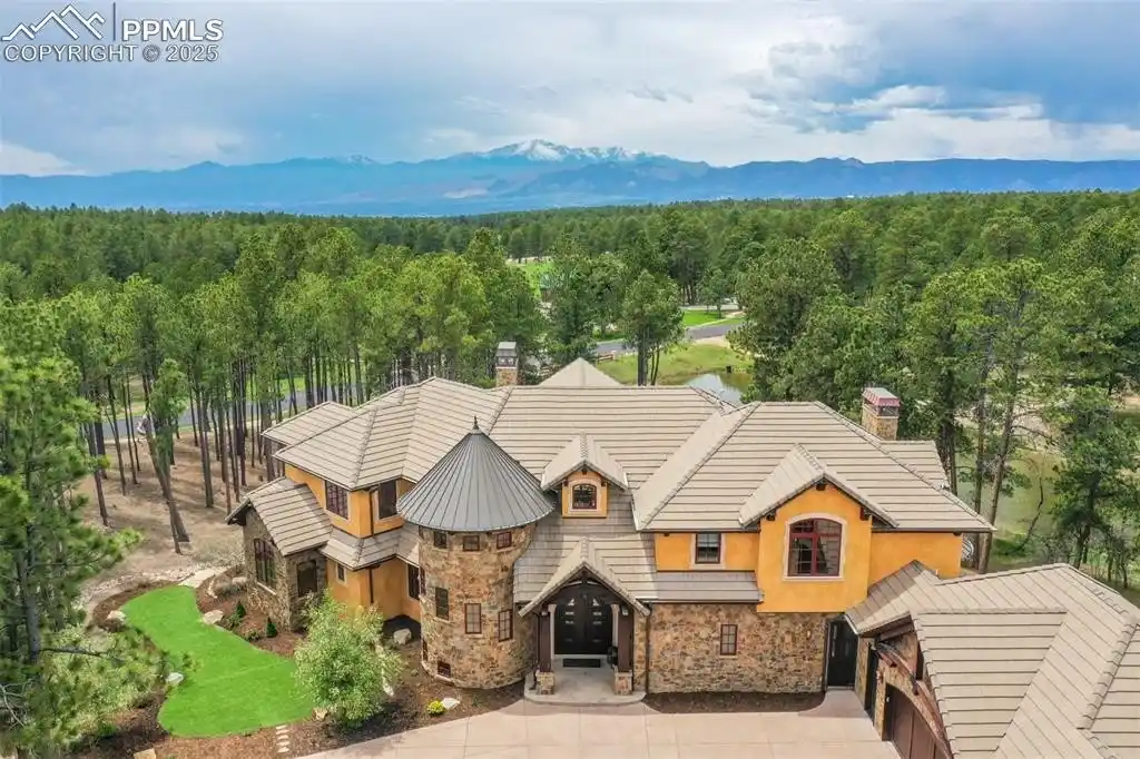 Luxury Retreat in Exclusive High forest ranch