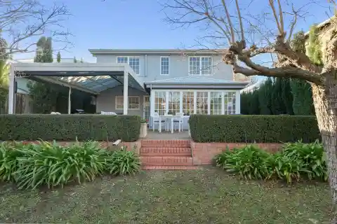 Classic Georgian Style with Amazing Curb Appeal