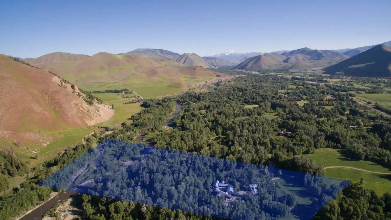 Architect-designed Riverfront Haven in Wood River Valley