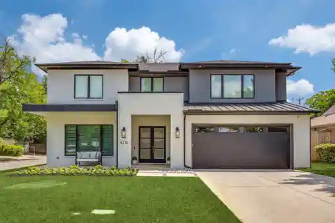 Light-Filled Open-Plan Contemporary Home