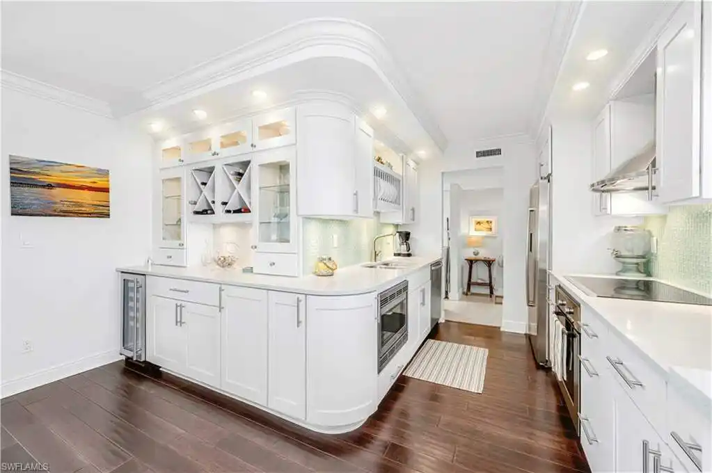 Beautiful Pelican Point End Unit