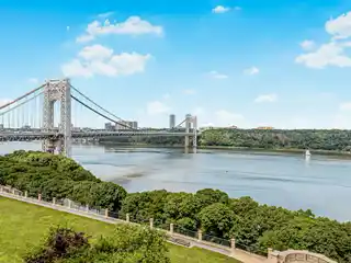 Spacious Three-Unit Combination in Idyllic Castle Village