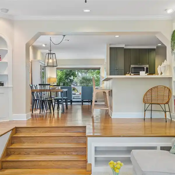 TIMELESS 1940 RESIDENCE LOVINGLY UPDATED