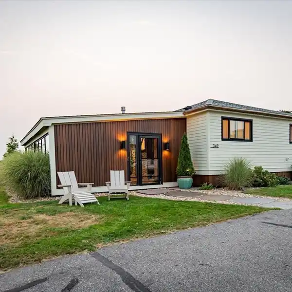 STUNNING MID-CENTURY MODERN GEM