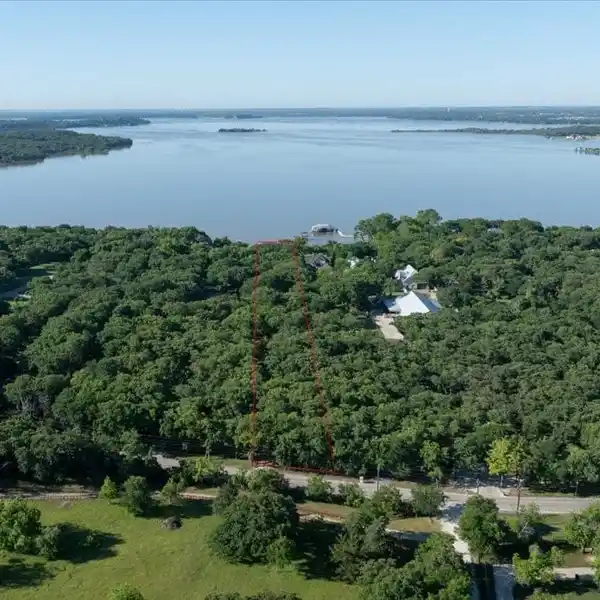 EAGLE MOUNTAIN LAKEFRONT RETREAT
