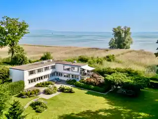 Exceptional Lakeside Villa