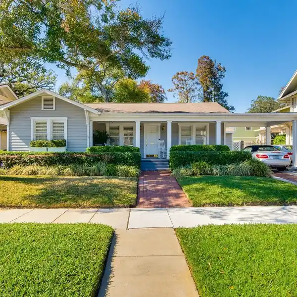 INVITING COTTAGE IN THE GOLDEN TRIANGLE