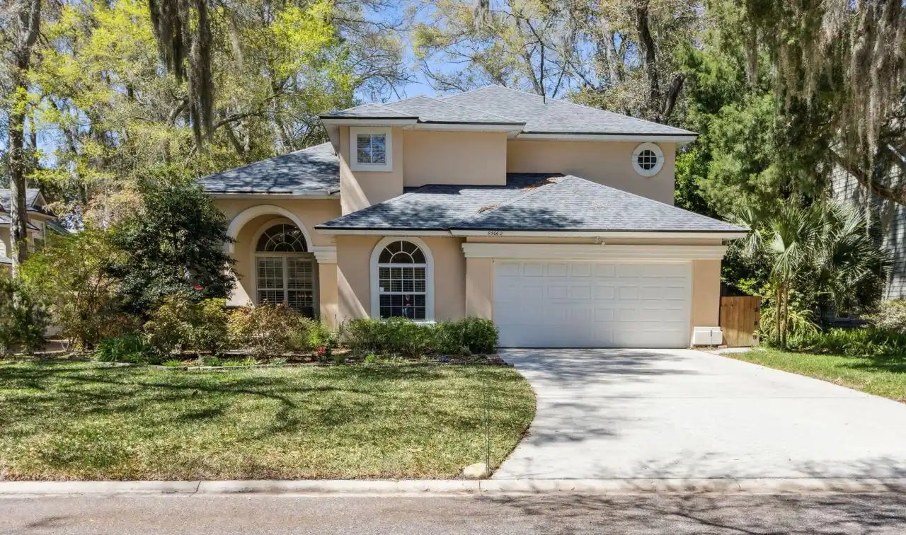 Executive Home in the Desirable South End of Amelia Island