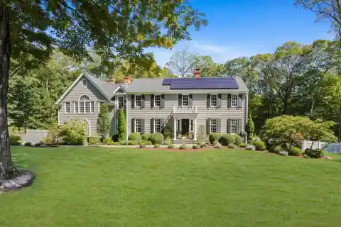 Beautifully Updated Colonial in a Convenient Location