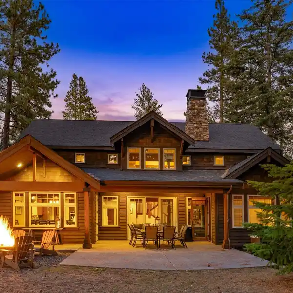 METICULOUSLY MAINTAINED WOODRIDGE HOME