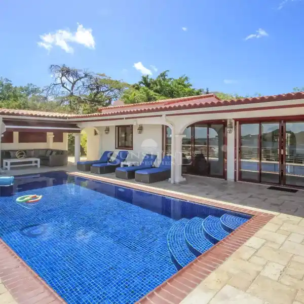 LOVELY VILLA WITH SPLENDID VIEWS