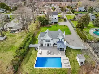 Perfect Blend of Comfort and Coastal Elegance