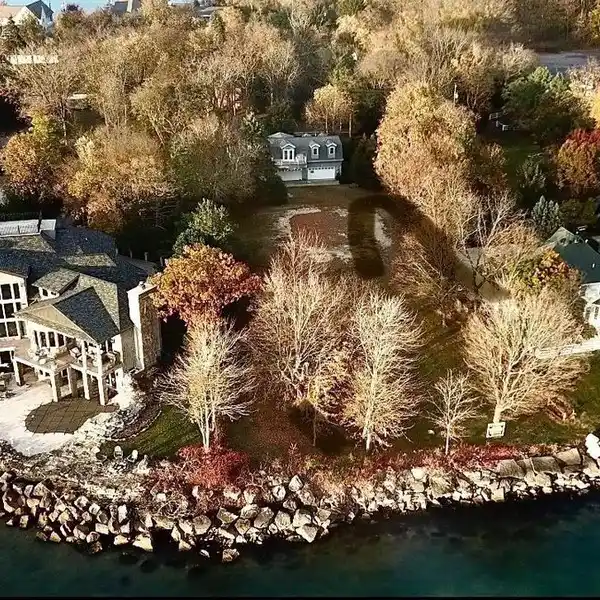 2.8 ACRES ON LAKE ERIE