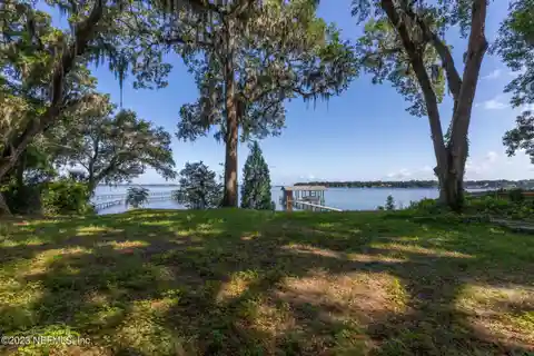 Riverfront in the Heart of Mandarin