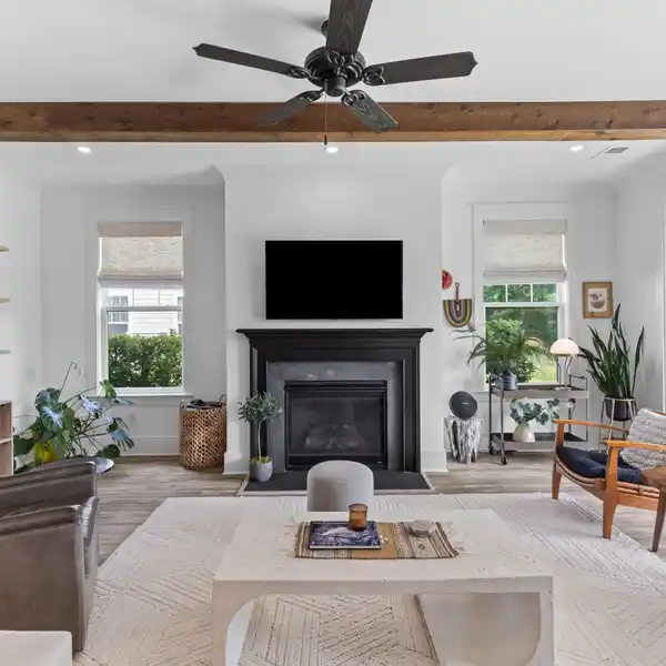 STUNNING RESIDENCE IN JAMES ISLAND