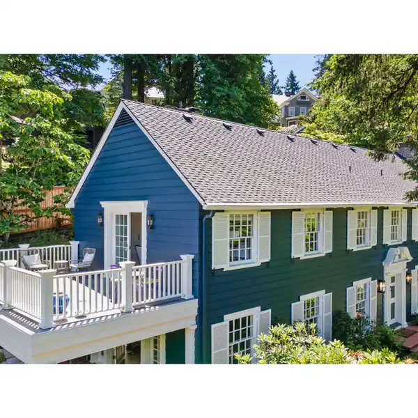 GREAT LOCATION MINUTES TO THE CITY