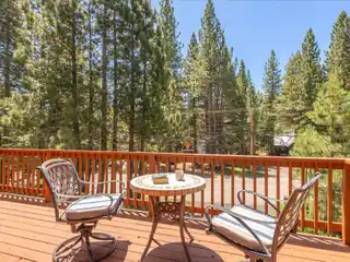 Fully Furnished Cabin Near the Entrance of Tahoe Donner