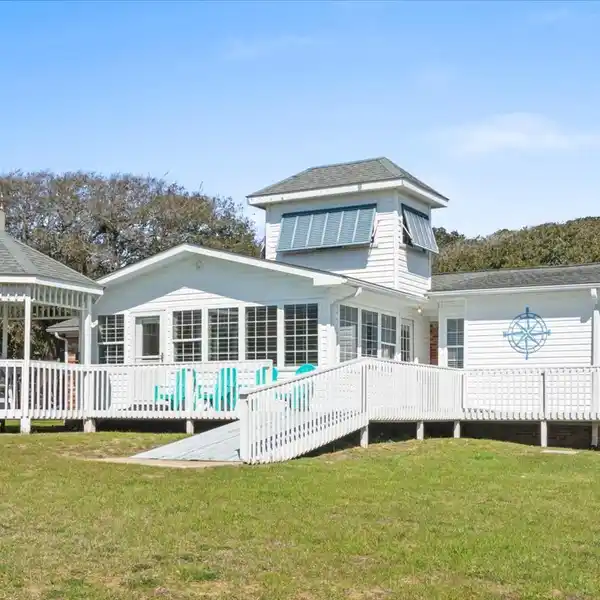 RARE COASTAL RETREAT IN THE HEART OF OAK ISLAND