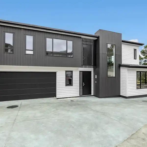 THREE-LEVEL LUXURY WITH SEPARATE GUEST SUITE