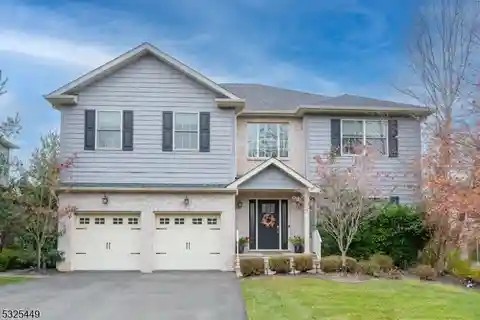 Tastefully Curated Colonial in the Reserve at Belair