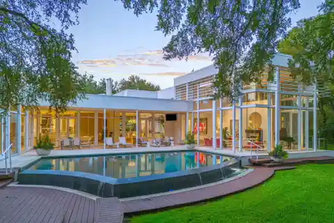 Iconic Estate in the Bluffview Area