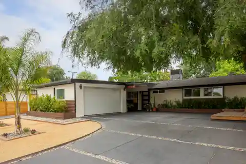 Timeless Example of Midcentury Modern Design