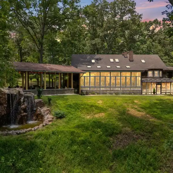 RUSTIC RETREAT WITHIN 25 PRIVATE WOODED ACRES