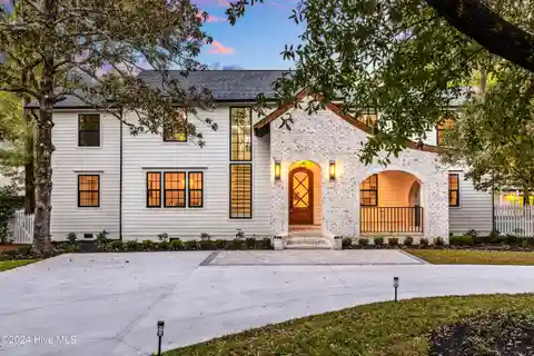 The Perfect Blend of Timeless Elegance and Modern Luxury