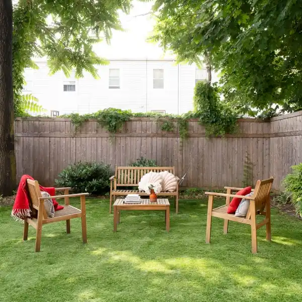 STYLISH DUPLEX IN A BOUTIQUE BUILDING