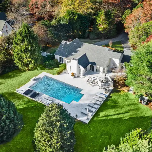 FOUR BEDROOM RENTAL WITH POOL IN WATER MILL NORTH