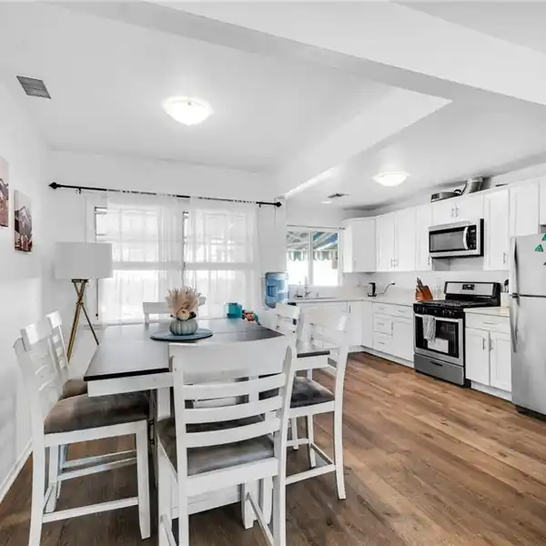 EXCEPTIONAL PROPERTY WITH MAIN HOME AND TWO ACCESSORY UNITS