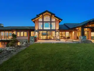 Custom Crafted Modern Luxury Residence