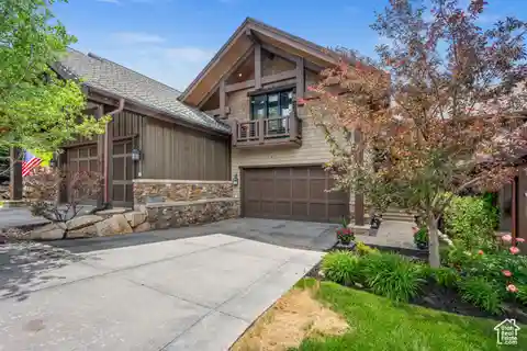 Beautifully Appointed Condo