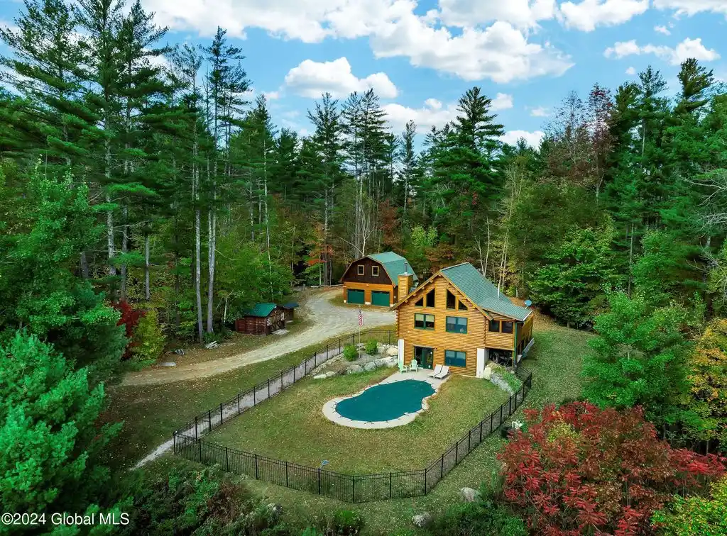 Amazing Adirondack Retreat