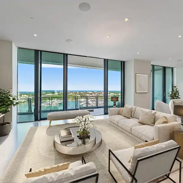 LUXURY LIVING AT THE BRISTOL