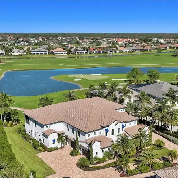 SOUGHT-AFTER FIRST FLOOR COACH HOME IN TALIS PARK