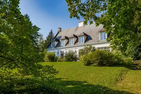 Spacious Villa on Magnificent Property