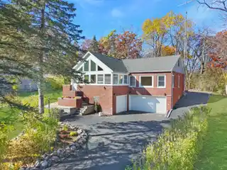 Updated Country Retreat with Boat Slip Access