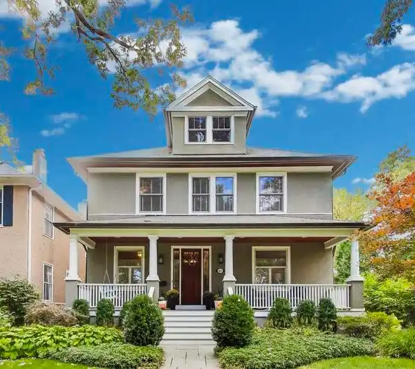 EAST WILMETTE MANOR WITH EXPANSIVE ENTERTAINER’S GROUNDS