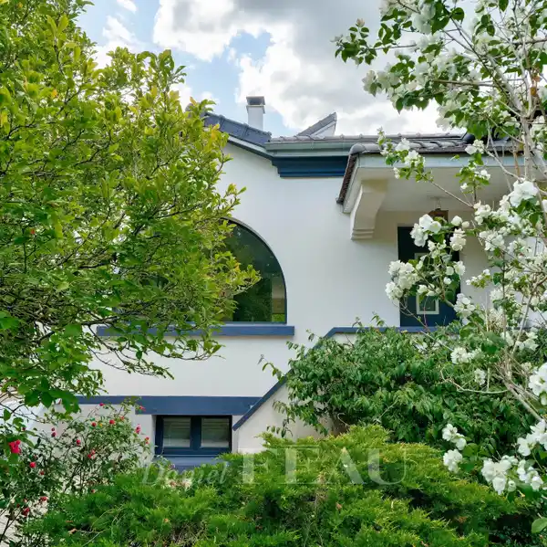 EXPANDED PROPERTY WITH A CONTEMPORARY REFRESH