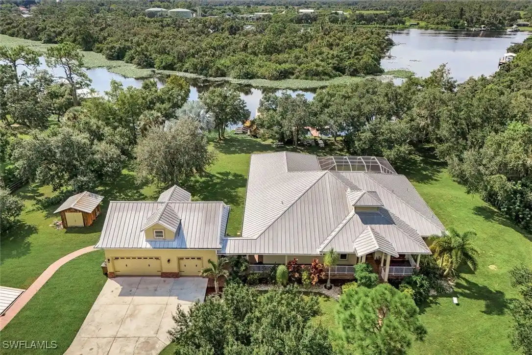 Secluded Riverside Retreat
