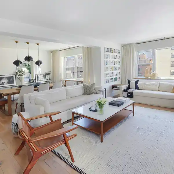 METICULOUSLY RENOVATED HIGH-FLOOR CORNER APARTMENT