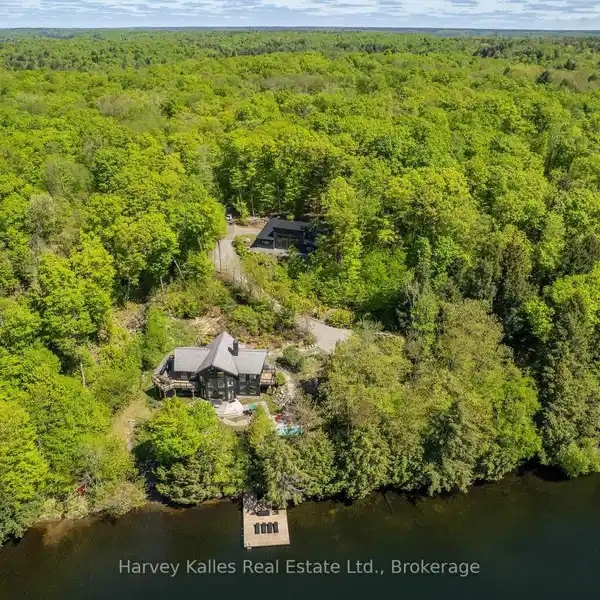 EXCEPTIONAL LAKESIDE RETREAT