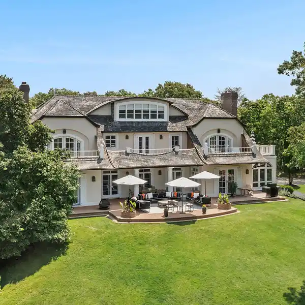 WHISPERING WINDS - EXQUISITE PROPERTY FOR RENT