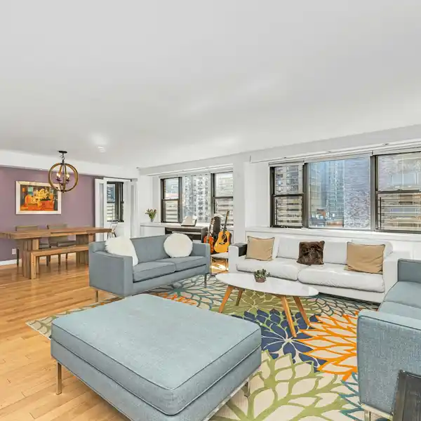 SUNDRENCHED AND SPACIOUS THREE BED FOR RENT