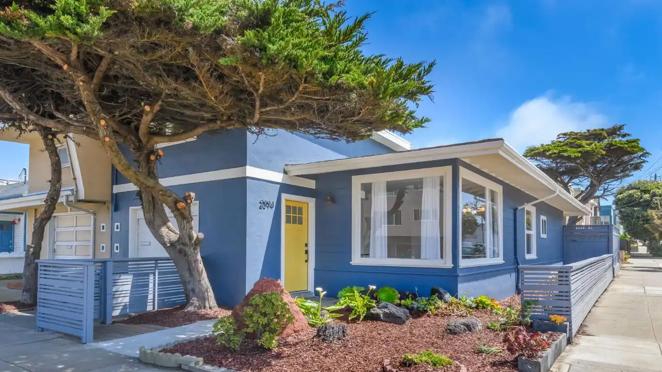 Charming Mid-century Ocean Beach Cottage