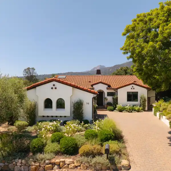 BEAUTIFULLY REMODELED SINGLE-LEVEL HOME