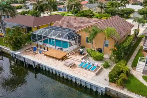 Turn-key Gulf Access Property