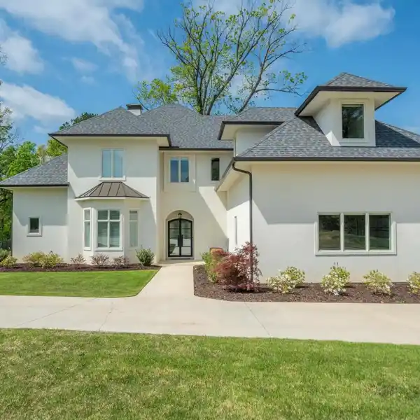LUXURIOUS RETREAT